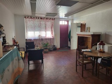Fonds et murs commerciaux a vendre Dun-le-Palestel 23800 Creuse 161 m2  69550 euros