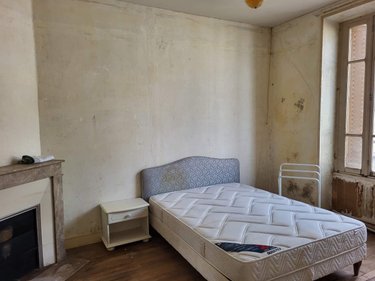 Fonds et murs commerciaux a vendre Dun-le-Palestel 23800 Creuse 180 m2  43200 euros