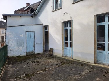 Fonds et murs commerciaux a vendre Dun-le-Palestel 23800 Creuse 180 m2  43200 euros