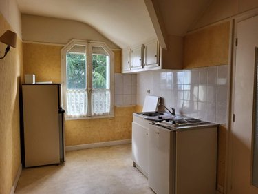 Fonds et murs commerciaux a vendre Dun-le-Palestel 23800 Creuse 180 m2  43200 euros