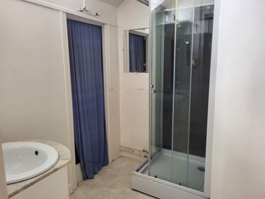 Fonds et murs commerciaux a vendre Dun-le-Palestel 23800 Creuse 180 m2  43200 euros