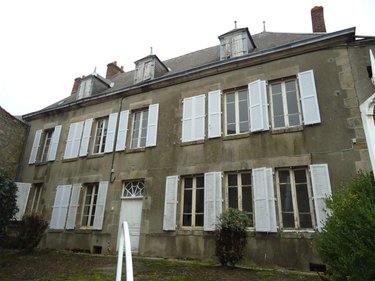 Immeuble a vendre Dun-le-Palestel 23800 Creuse 180 m2  86402 euros