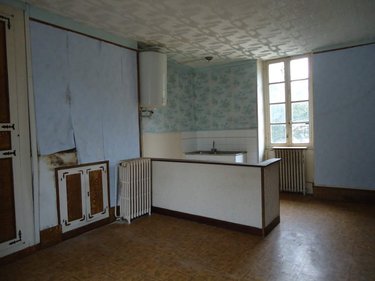 Immeuble a vendre Dun-le-Palestel 23800 Creuse 180 m2  86402 euros