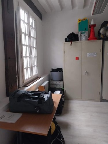 Location fonds et murs commerciaux Pont-Audemer 27500 Eure 60 m2  610 euros