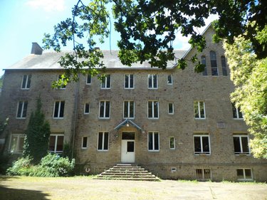 Immeuble a vendre Kerlaz 29100 Finistère 762 m2  1575000 euros