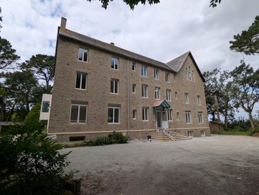 Immeuble a vendre Kerlaz 29100 Finistère 762 m2  1575000 euros