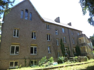 Immeuble a vendre Kerlaz 29100 Finistère 762 m2  1575000 euros