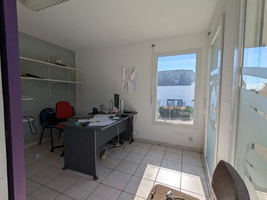 Fonds et murs commerciaux a vendre Douarnenez 29100 Finistère 56 m2  131250 euros