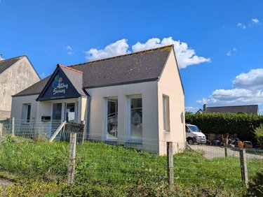 Fonds et murs commerciaux a vendre Douarnenez 29100 Finistère 56 m2  131250 euros