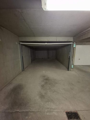 Garage et parking a vendre Rennes 35000 Ille-et-Vilaine  21000 euros