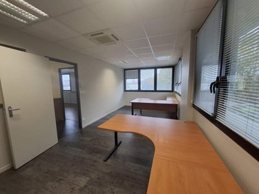 Fonds et murs commerciaux a vendre Cesson-Sévigné 35510 Ille-et-Vilaine 274 m2  553850 euros