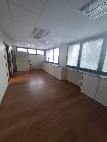 Fonds et murs commerciaux a vendre Cesson-Sévigné 35510 Ille-et-Vilaine 274 m2  553850 euros