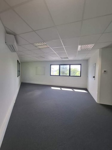Fonds et murs commerciaux a vendre Rennes 35000 Ille-et-Vilaine 160 m2  396553 euros