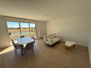 Location appartement Châteaugiron 35410 Ille-et-Vilaine 65 m2 3 pièces 830 euros