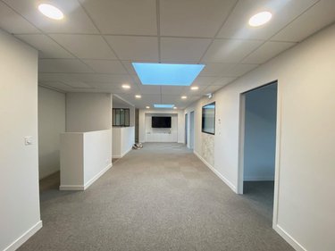 Location fonds et murs commerciaux Saint-Gilles 35590 Ille-et-Vilaine 200 m2  2900 euros