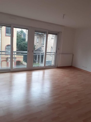 Location appartement Fougères 35300 Ille-et-Vilaine 74 m2 3 pièces 700 euros