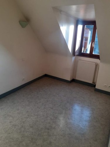 Location appartement Fougères 35300 Ille-et-Vilaine 42 m2 1 pièce 430 euros