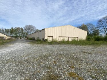 Fonds et murs commerciaux a vendre La Selle-en-Luitré 35133 Ille-et-Vilaine 1500 m2  363860 euros