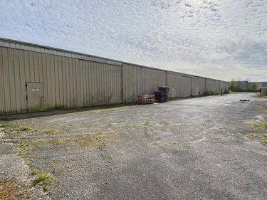 Fonds et murs commerciaux a vendre La Selle-en-Luitré 35133 Ille-et-Vilaine 1500 m2  363860 euros