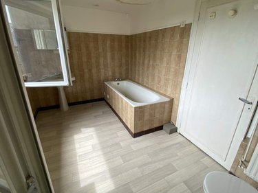 Fonds et murs commerciaux a vendre Fougères 35300 Ille-et-Vilaine 80 m2  135148 euros