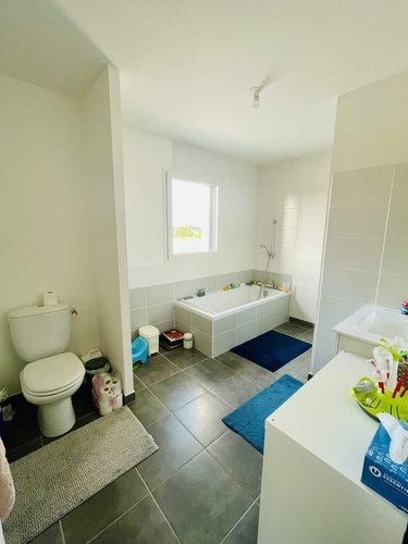 Location maison Châteaubourg 35220 Ille-et-Vilaine 83 m2 5 pièces 950 euros