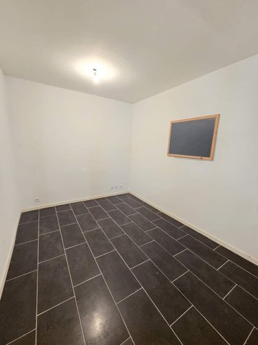 Location fonds et murs commerciaux La Riche 37520 Indre-et-Loire 61 m2  500 euros