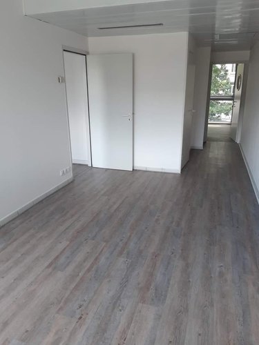 Fonds et murs commerciaux a vendre Tours 37000 Indre-et-Loire 72 m2  221432 euros
