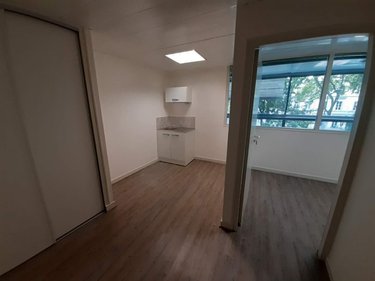 Fonds et murs commerciaux a vendre Tours 37000 Indre-et-Loire 72 m2  221432 euros