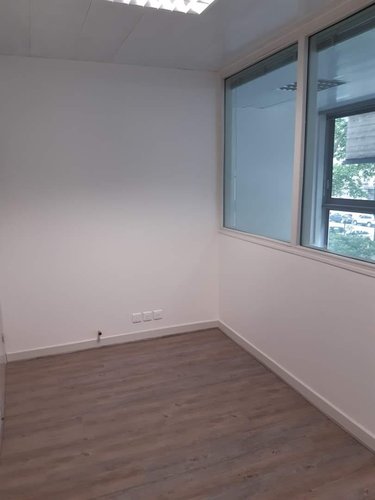 Fonds et murs commerciaux a vendre Tours 37000 Indre-et-Loire 72 m2  221432 euros