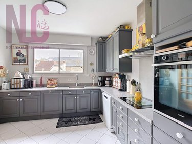 Appartement a vendre Tours 37000 Indre-et-Loire 142 m2 5 pièces 374400 euros
