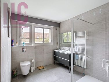 Appartement a vendre Tours 37000 Indre-et-Loire 142 m2 5 pièces 374400 euros