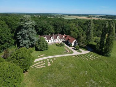 propriete a vendre Vallières-les-Grandes 41400 Loir-et-Cher 361 m2 9 pièces 852800 euros