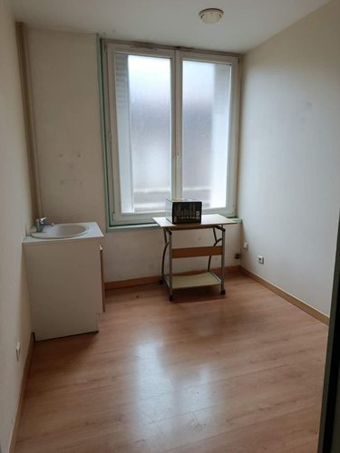 Location fonds et murs commerciaux Vendôme 41100 Loir-et-Cher 100 m2  800 euros