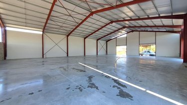 Fonds et murs commerciaux a vendre Montbrison 42600 Loire 800 m2  917000 euros