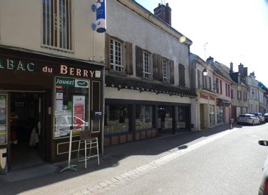 Immeuble a vendre Château-Renard 45220 Loiret 138 m2  99650 euros