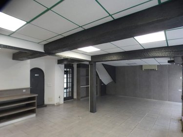 Immeuble a vendre Château-Renard 45220 Loiret 138 m2  91250 euros