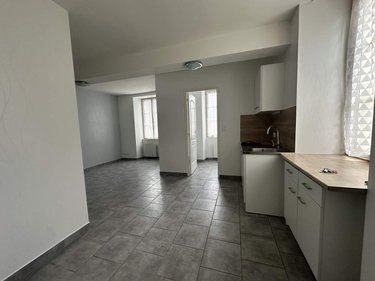 Immeuble a vendre Vernantes 49390 Maine-et-Loire 150 m2  105004 euros