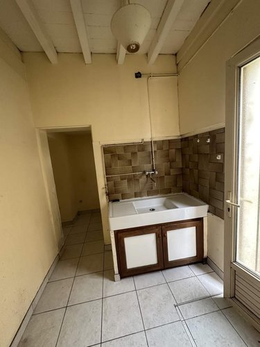Immeuble a vendre Vernantes 49390 Maine-et-Loire 150 m2  105004 euros