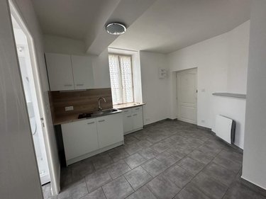 Immeuble a vendre Vernantes 49390 Maine-et-Loire 150 m2  105004 euros