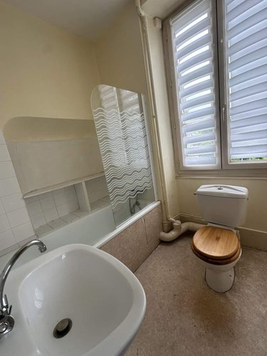 Immeuble a vendre Vernantes 49390 Maine-et-Loire 150 m2  105004 euros