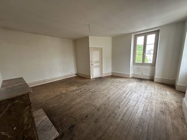 Immeuble a vendre Vernantes 49390 Maine-et-Loire 150 m2  105004 euros
