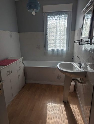 Location appartement Granville 50400 Manche 37 m2 1 pièce 430 euros