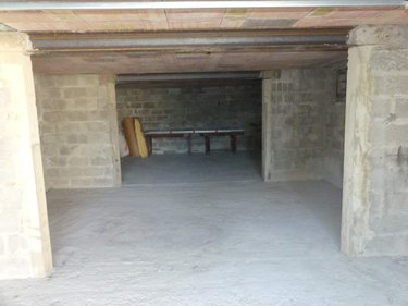 Garage et parking a vendre Longueville 50290 Manche 85 m2  79500 euros