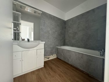 Location appartement Cherbourg-en-Cotentin 50100 Manche 79 m2 3 pièces 900 euros