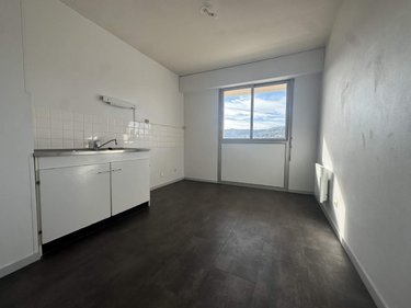 Location appartement Cherbourg-en-Cotentin 50100 Manche 51 m2 2 pièces 590 euros