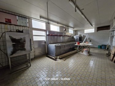 Immeuble a vendre Saint-Hilaire-du-Harcouët 50600 Manche 440 m2  274040 euros