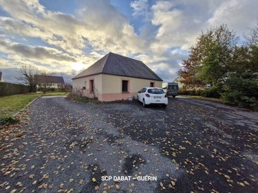 Fonds et murs commerciaux a vendre Isigny-le-Buat 50540 Manche 83 m2  152830 euros