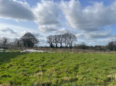 Bien agricole a vendre Aron 53440 Mayenne  84000 euros