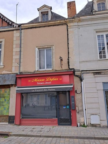Fonds et murs commerciaux a vendre Craon 53400 Mayenne 100 m2  37400 euros