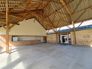 Fonds et murs commerciaux a vendre La Selle-Craonnaise 53800 Mayenne 733 m2  622800 euros